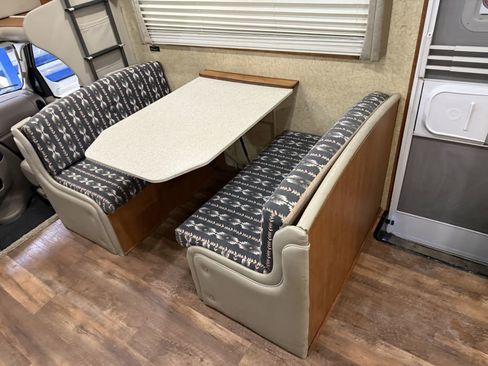 Used 2007 Ford E-450 and Econoline 450 image 46