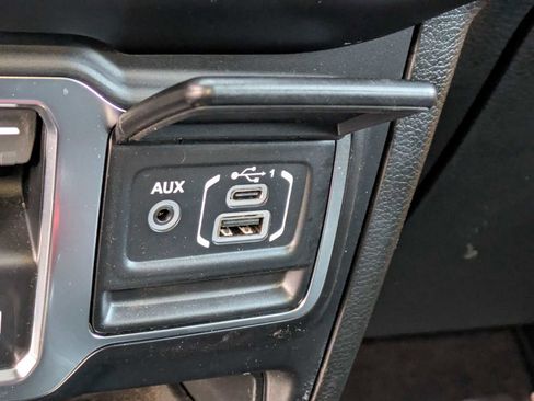 Used 2020 Jeep Wrangler Sport image 24