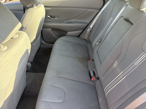 Used 2025 Hyundai Elantra SEL FWD image 17