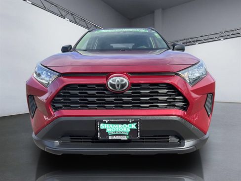 Used 2019 Toyota RAV4 LE w/ Carpet Mat Package image 9