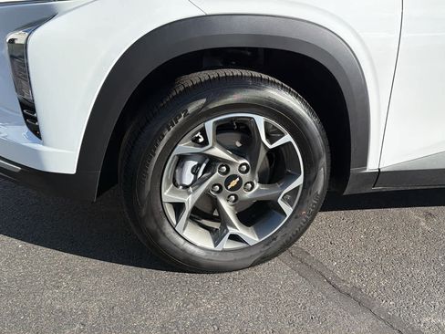 New 2026 Chevrolet Trax LT image 9
