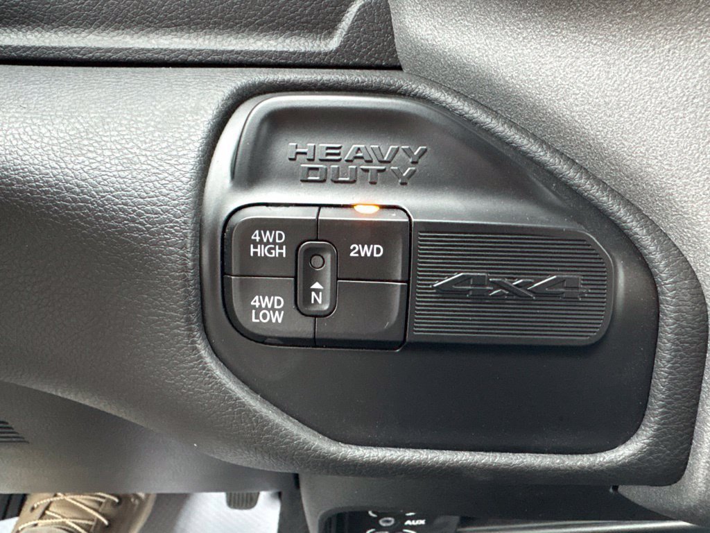 Used 2024 RAM 2500 Tradesman w/ Chrome Appearance Group AWD/4WD image 25