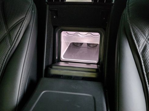 Used 2024 Mercedes-Benz Maybach S 580 4MATIC image 25