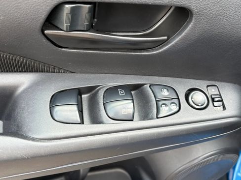 Used 2021 Nissan Kicks S FWD image 16
