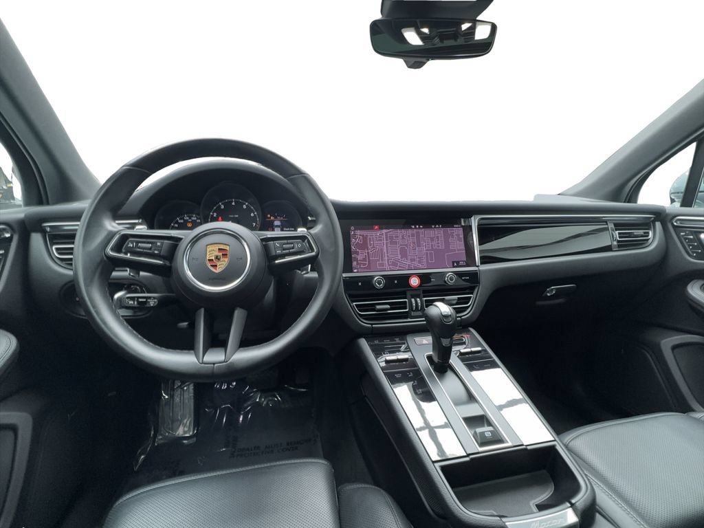 Used 2024 Porsche Macan AWD/4WD image 35