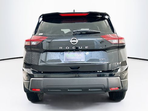 Used 2024 Nissan Rogue S image 7