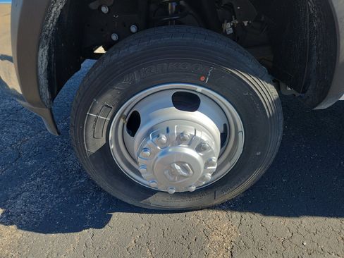 New 2024 RAM 5500 Tradesman image 27