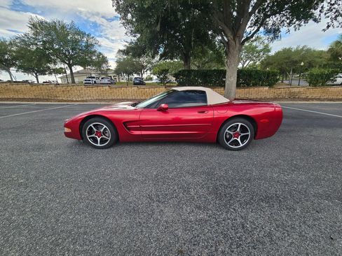 Used 2000 Chevrolet Corvette Convertible w/ Memory Pkg RWD image 3