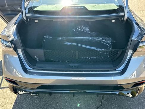 New 2026 Nissan Sentra SR w/ Floor Mat Package FWD image 21