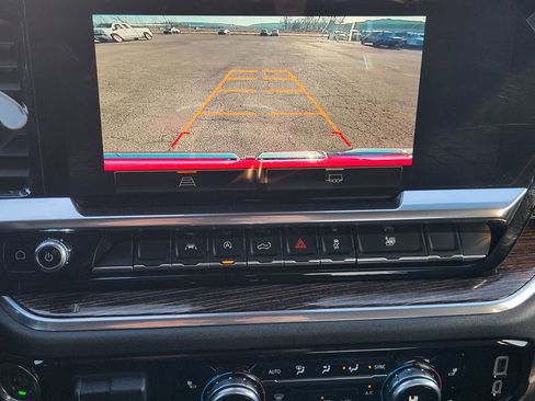 Used 2024 GMC Sierra 1500 SLE image 18