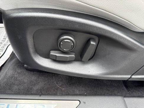 Used 2024 Jaguar E-PACE R-Dynamic SE image 41