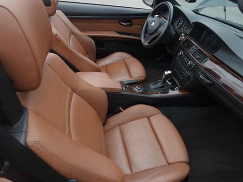 Used 2009 BMW 335i Convertible RWD image 14