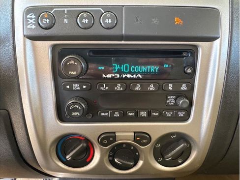 Used 2008 GMC Canyon SLE image 17