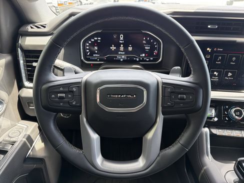 Used 2023 GMC Sierra 1500 Denali w/ Technology Package AWD/4WD image 18