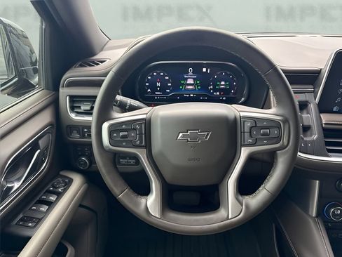 Used 2023 Chevrolet Suburban Z71 w/ Z71 Off-Road Package AWD/4WD image 16