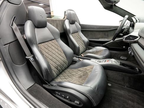 Used 2012 Ferrari 458 Spider RWD image 23
