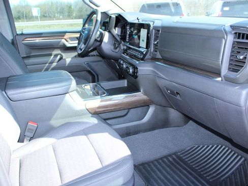 Used 2025 Chevrolet Silverado 1500 LT image 24