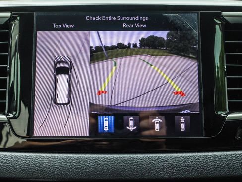 Used 2019 Chrysler Pacifica Touring-L w/ Advanced Safetytec Group FWD image 8
