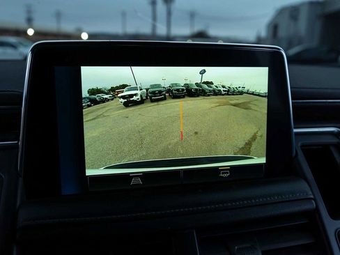 Used 2022 Chevrolet Suburban Z71 image 20