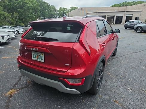 Used 2025 Kia Niro LX FWD image 9