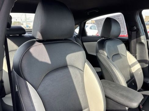 Used 2020 Kia Forte EX image 24