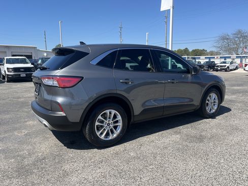 Used 2022 Ford Escape SE w/ Convenience Package image 2