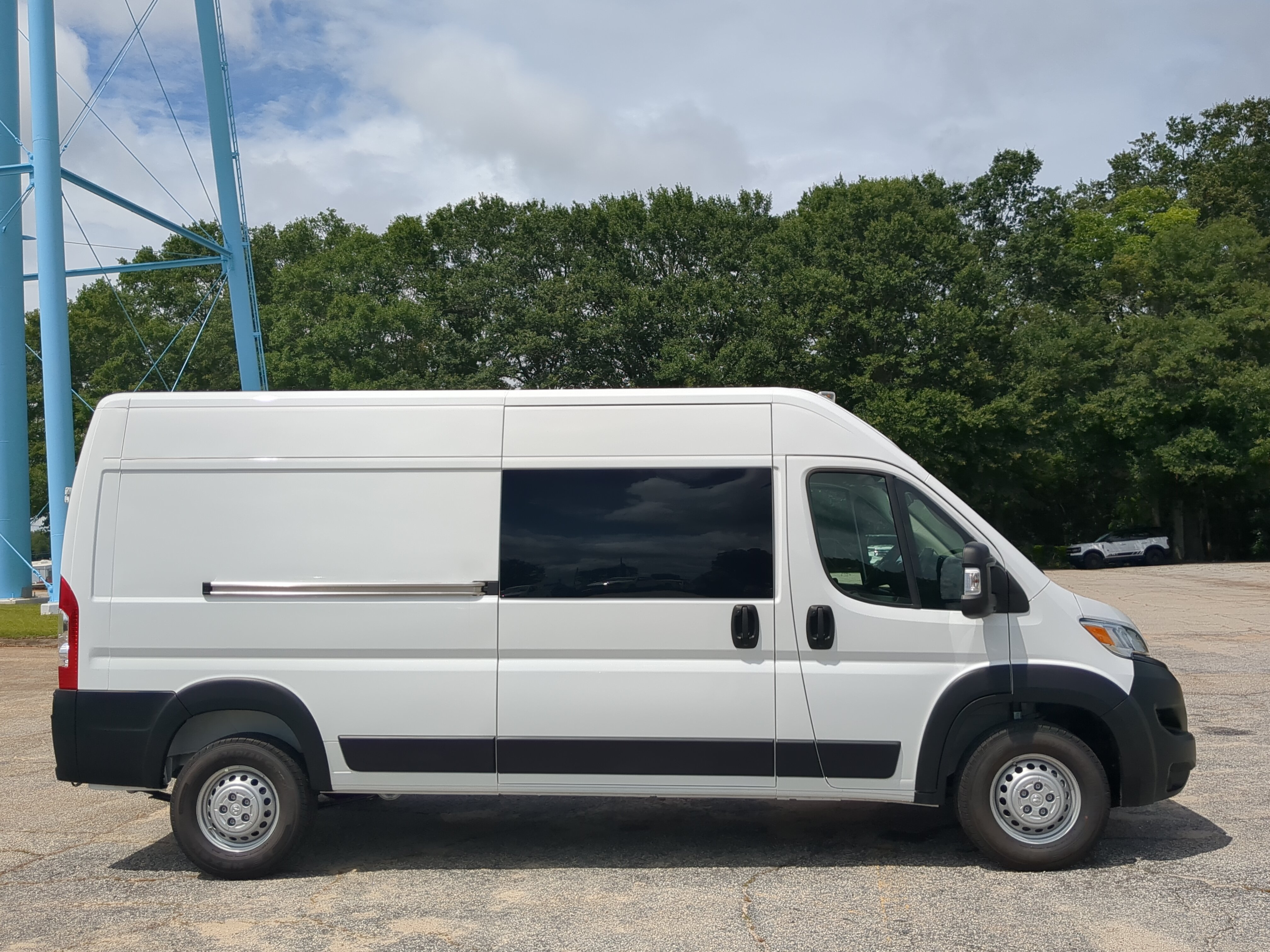 New 2026 RAM ProMaster 2500 w/ Premium Convenience Group FWD image 2