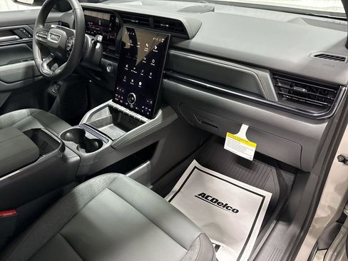 New 2026 GMC Terrain AT4 w/ LPO, Floor Liner Package AWD/4WD image 30