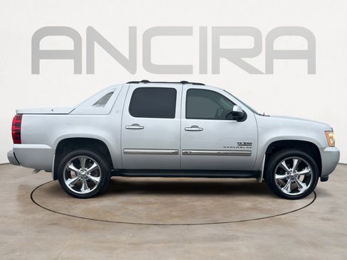 Used 2011 Chevrolet Avalanche LT w/ Texas Edition image 8