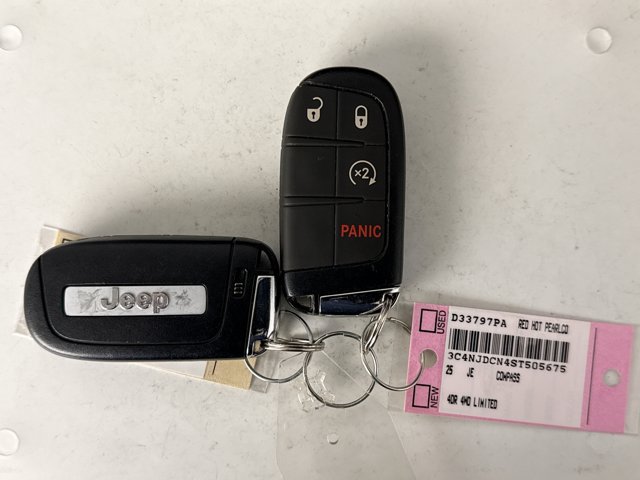 Used 2025 Jeep Compass Limited w/ Sun & Sound Group AWD/4WD image 9