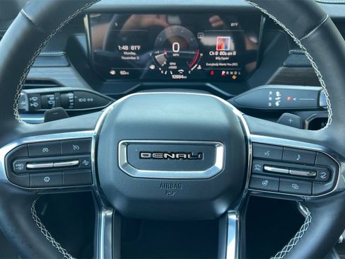 Used 2025 GMC Acadia Denali image 27