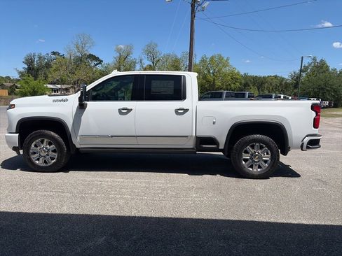 New 2026 Chevrolet Silverado 3500 High Country w/ High Country Premium Package AWD/4WD image 9