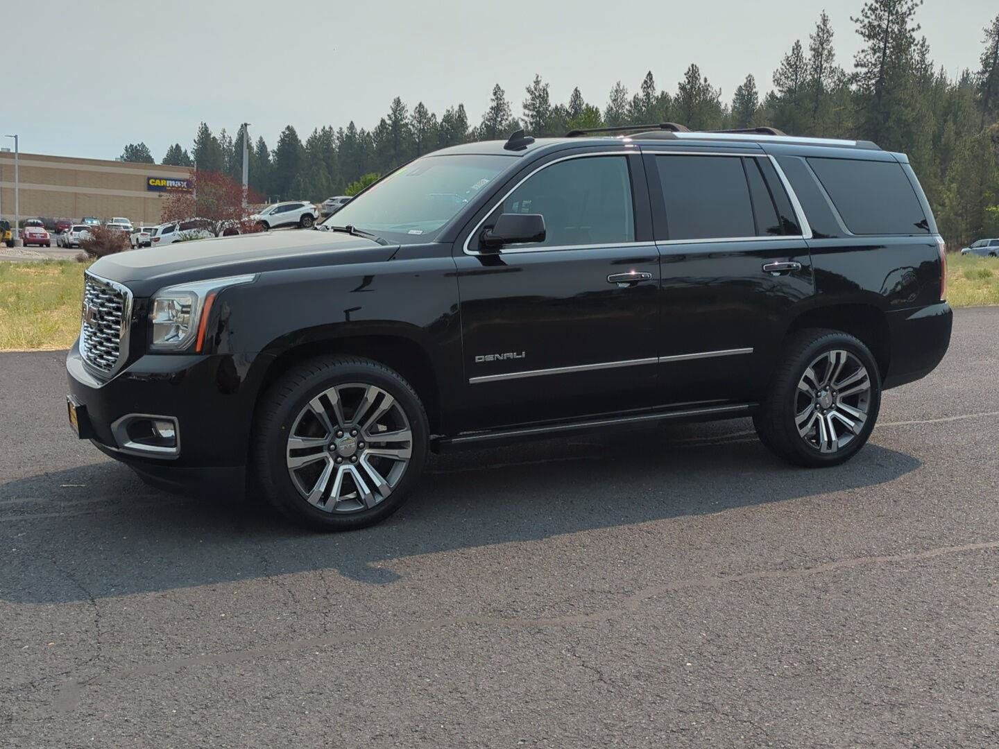 Used 2019 GMC Yukon Denali w/ Denali Ultimate Package AWD/4WD image 3
