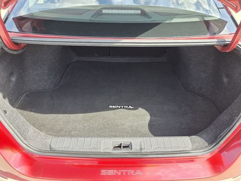 Used 2021 Nissan Sentra SV image 18