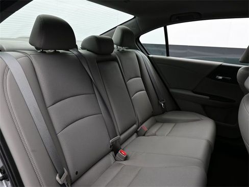 Used 2017 Honda Accord EX-L image 17