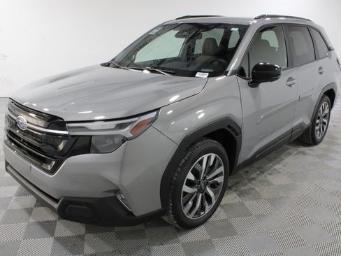 Used 2025 Subaru Forester Touring AWD/4WD image 31