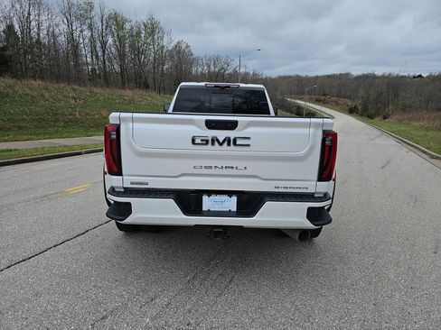 Used 2025 GMC Sierra 3500 Denali Ultimate AWD/4WD image 6