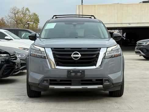 Used 2023 Nissan Pathfinder Platinum w/ Lighting Package (N92) image 7