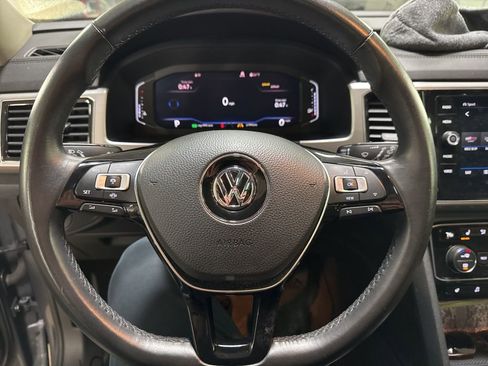 Used 2019 Volkswagen Atlas SEL image 3