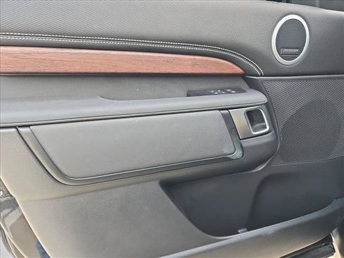 Certified 2025 Land Rover Discovery Dynamic SE AWD/4WD image 8