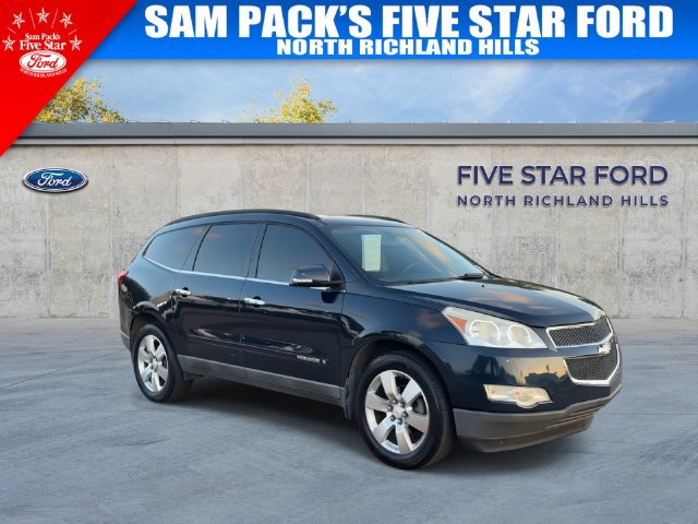 Used 2009 Chevrolet Traverse LT w/ California Edition Package FWD image 2