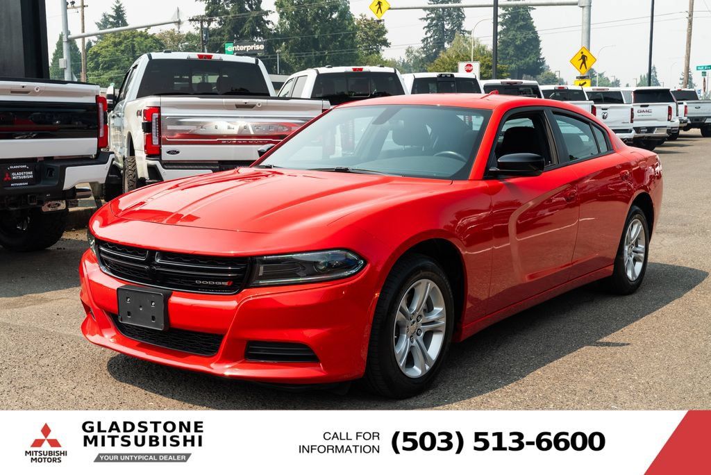Used 2023 Dodge Charger SXT RWD image 4