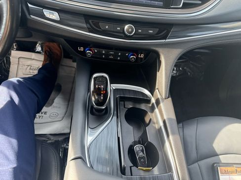 Used 2019 Buick Enclave Essence AWD/4WD image 26