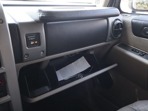 Used 2003 HUMMER H2 w/ Preferred Equipment Group AWD/4WD image 37