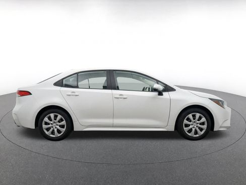 Used 2025 Toyota Corolla LE FWD image 10