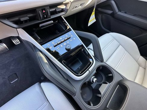 Certified 2026 Porsche Cayenne S AWD/4WD image 27