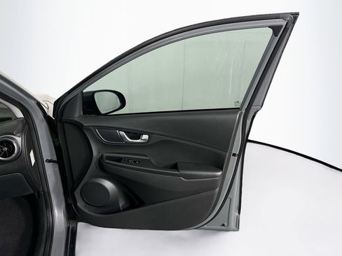 Used 2023 Hyundai Kona SE image 30