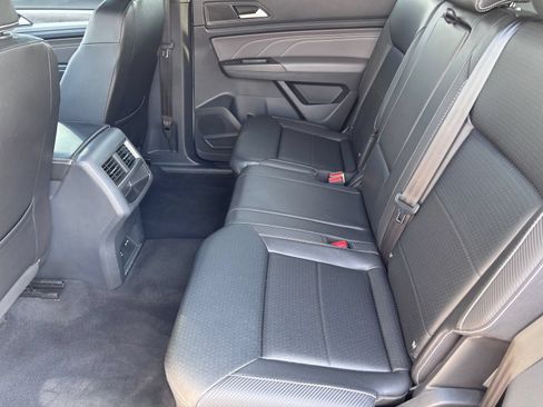 Used 2023 Volkswagen Atlas Cross Sport SE w/ Panoramic Sunroof Package AWD/4WD image 16