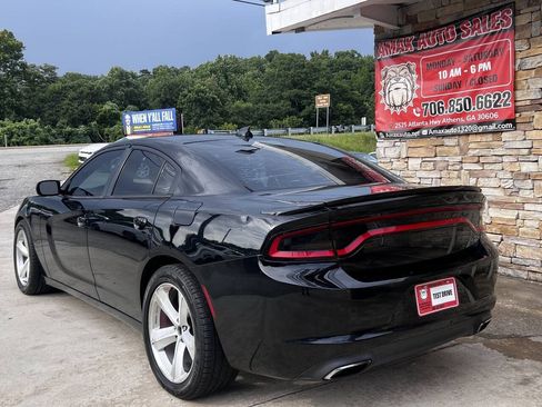 Used 2017 Dodge Charger R/T RWD image 4