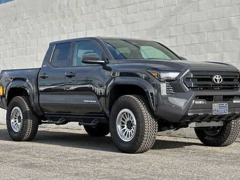 Used 2025 Toyota Tacoma SR5 RWD image 2